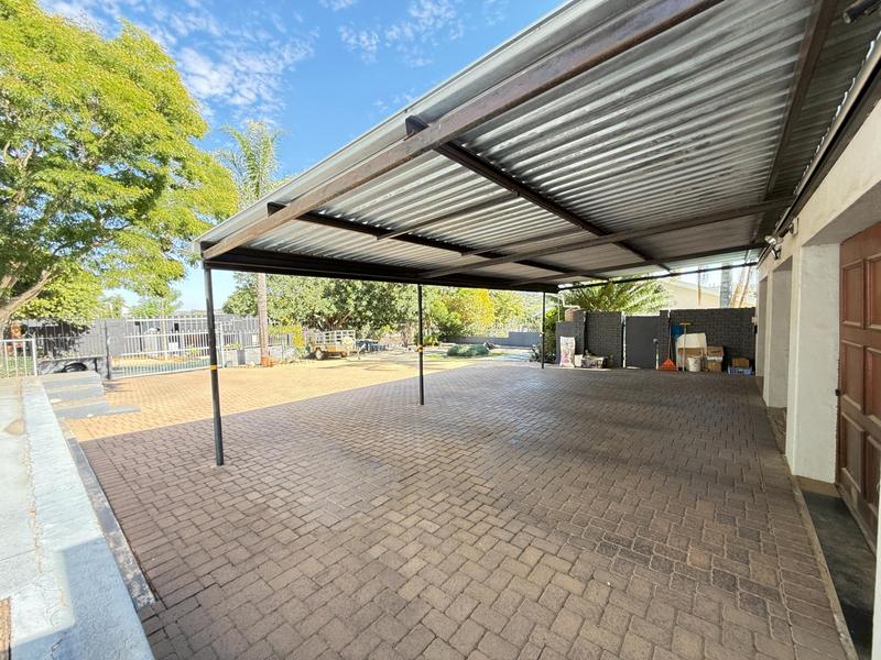 5 Bedroom Property for Sale in Amandelrug Western Cape